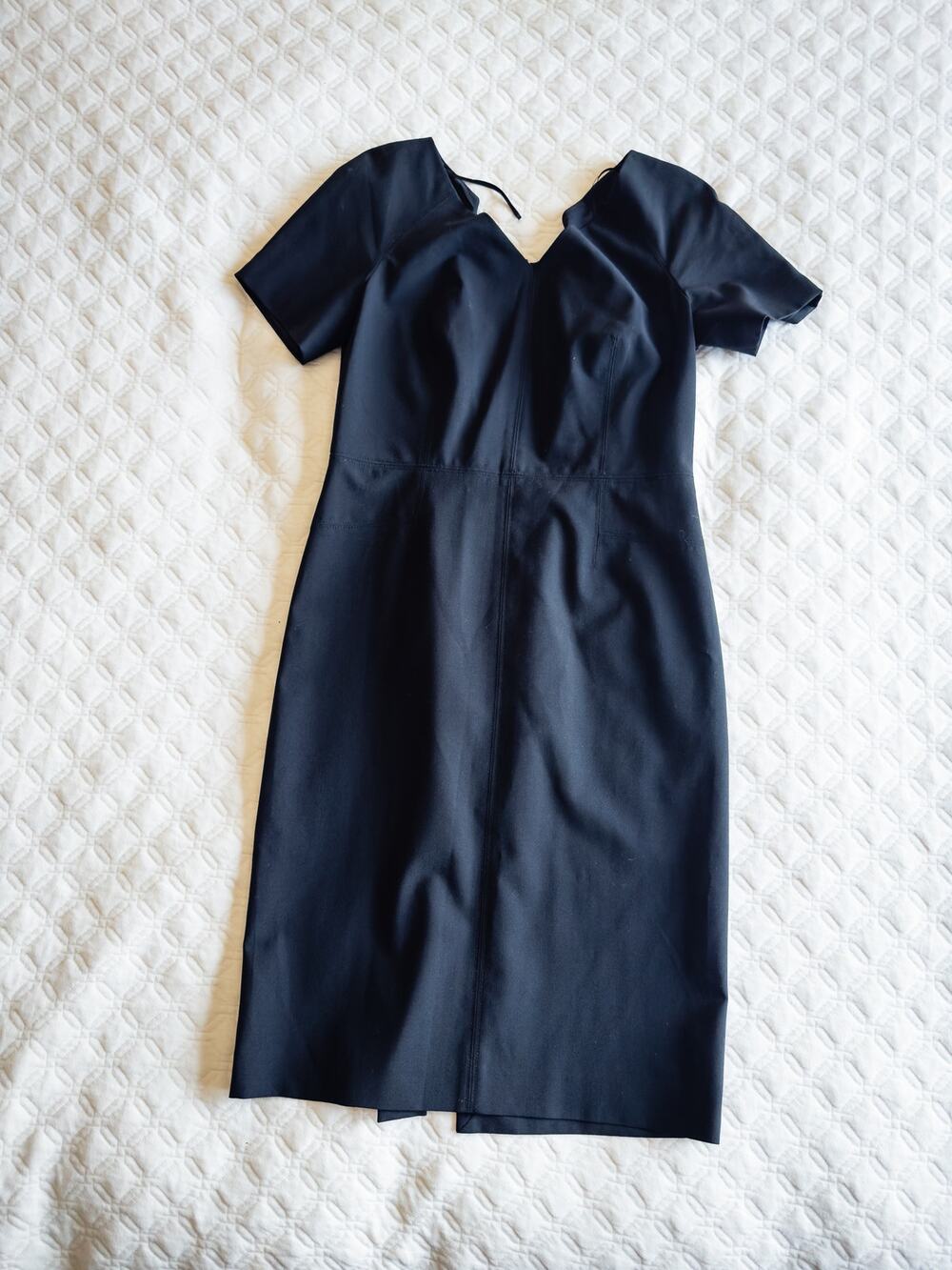 Banana Republic V-Neck Short Sleeve Sheath Black Dress 54% Wool 2P Petite